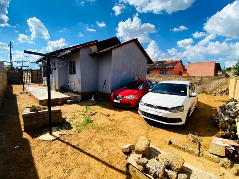 2 Bedroom Property for Sale in Toekomsrus Gauteng