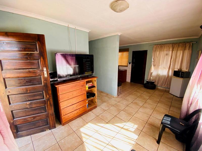 2 Bedroom Property for Sale in Toekomsrus Gauteng