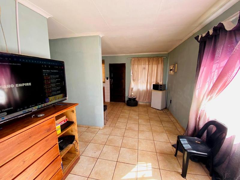 2 Bedroom Property for Sale in Toekomsrus Gauteng