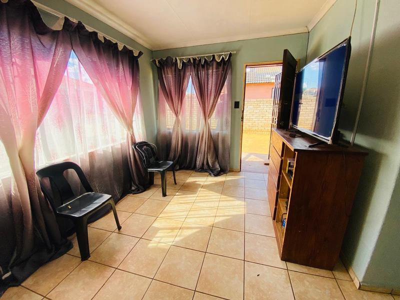 2 Bedroom Property for Sale in Toekomsrus Gauteng