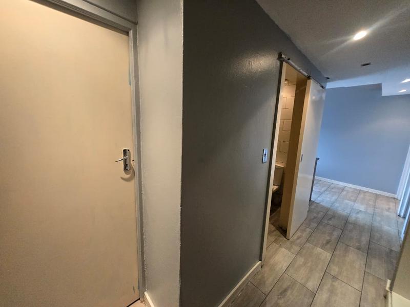 To Let 1 Bedroom Property for Rent in Braamfontein Gauteng