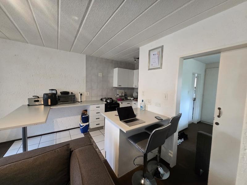 To Let 1 Bedroom Property for Rent in Parktown North Gauteng