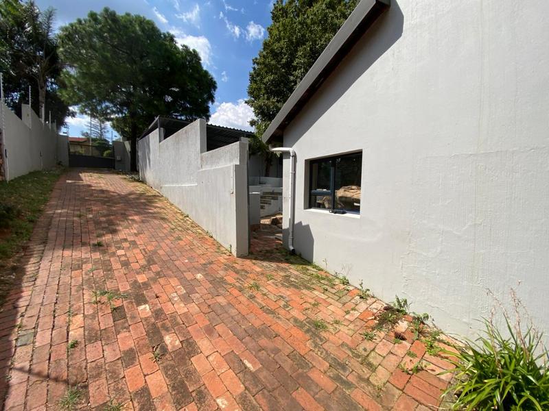 5 Bedroom Property for Sale in Weltevreden Park Gauteng