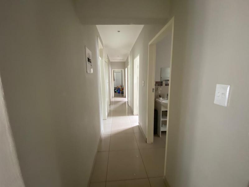 5 Bedroom Property for Sale in Weltevreden Park Gauteng