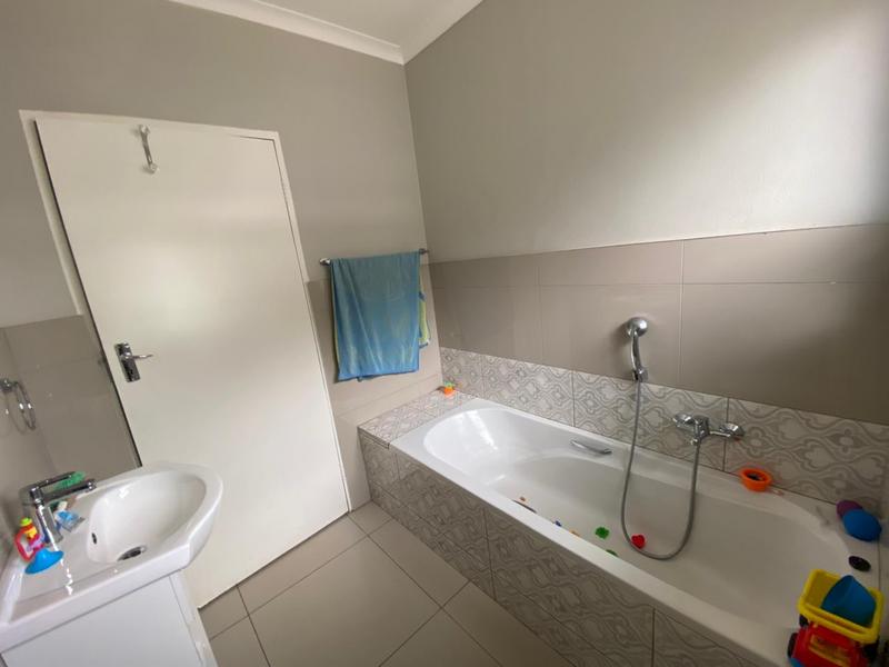 5 Bedroom Property for Sale in Weltevreden Park Gauteng