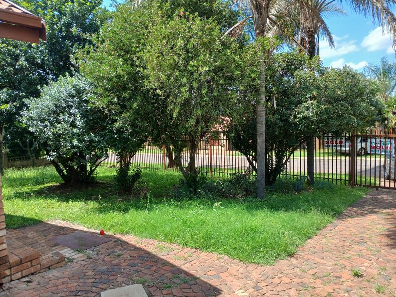 4 Bedroom Property for Sale in Suiderberg Gauteng