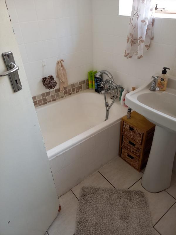 To Let 1 Bedroom Property for Rent in Edenvale Gauteng