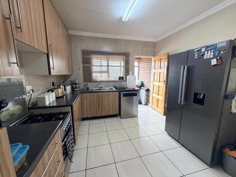 To Let 3 Bedroom Property for Rent in Erasmia Gauteng
