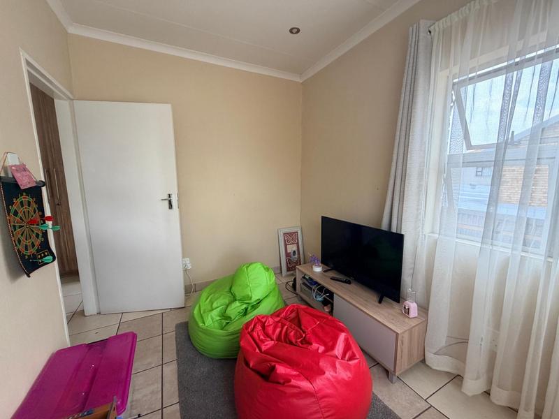 To Let 3 Bedroom Property for Rent in Erasmia Gauteng