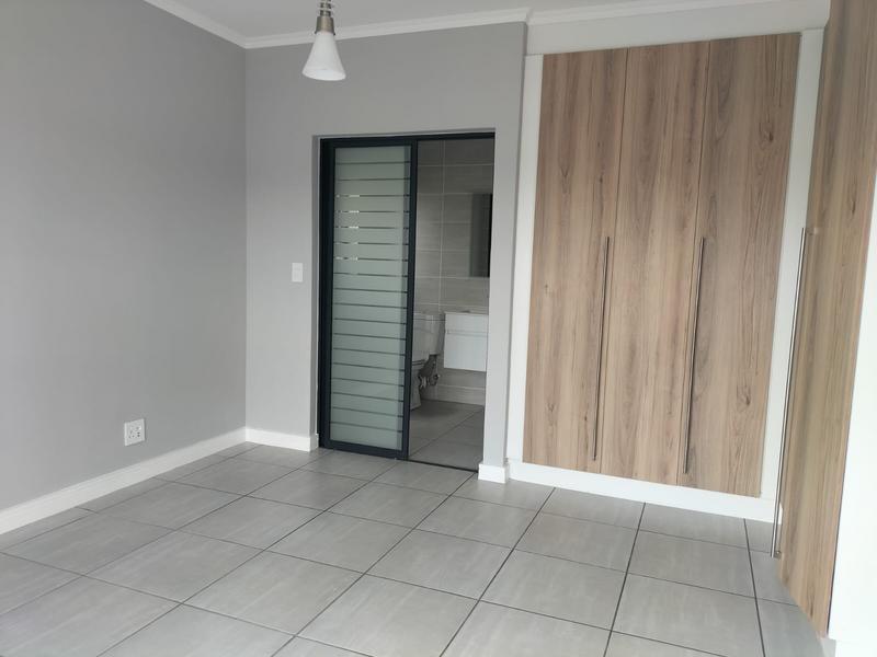 To Let 2 Bedroom Property for Rent in Waterfall Gauteng