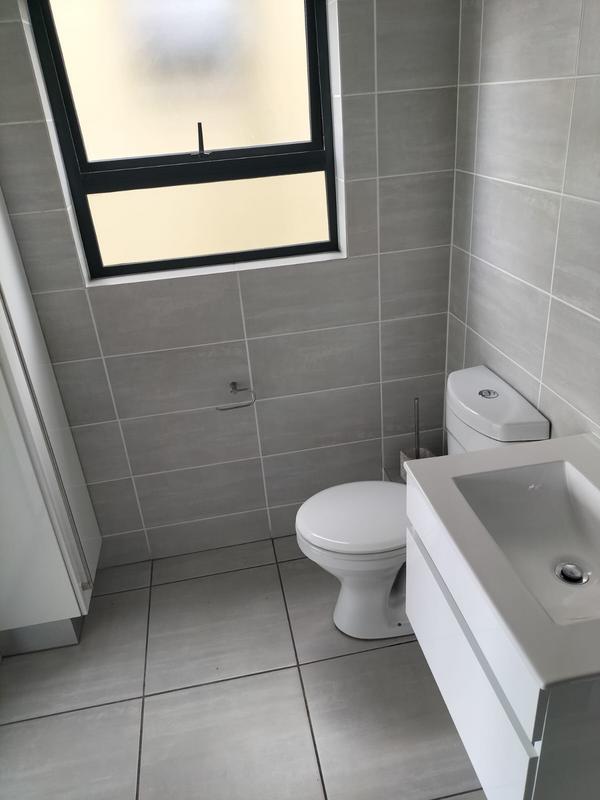 To Let 2 Bedroom Property for Rent in Waterfall Gauteng