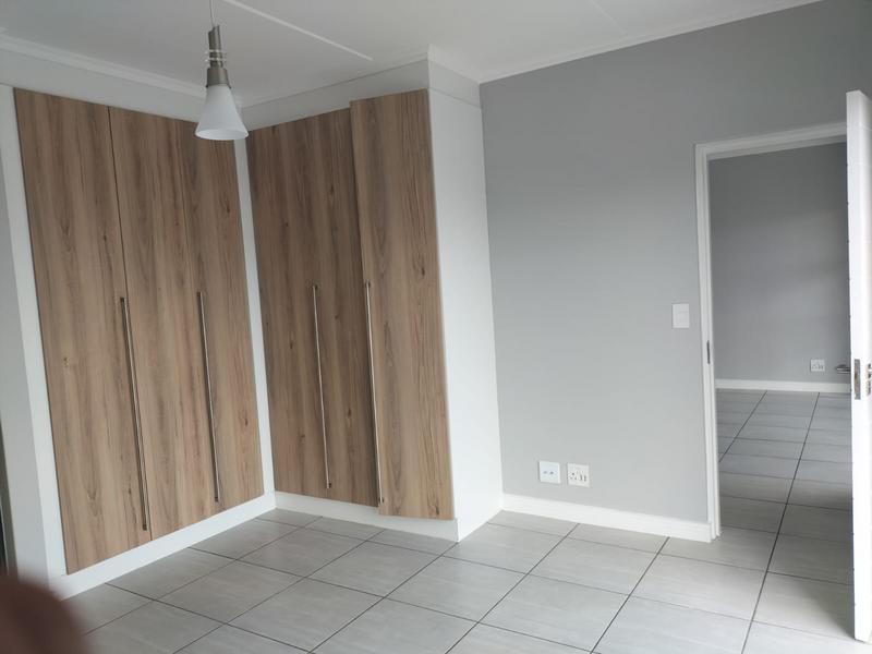 To Let 2 Bedroom Property for Rent in Waterfall Gauteng