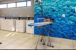 To Let 2 Bedroom Property for Rent in Waterfall Gauteng