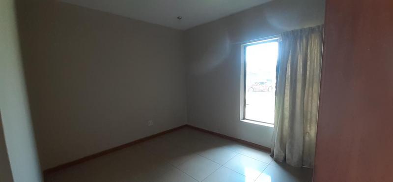 2 Bedroom Property for Sale in Rooihuiskraal North Gauteng