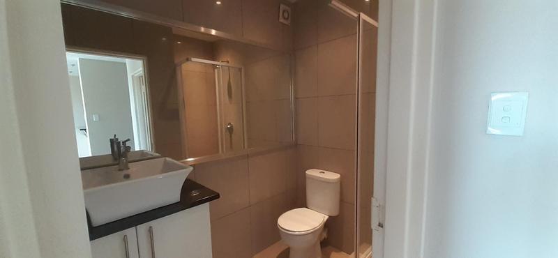 2 Bedroom Property for Sale in Rooihuiskraal North Gauteng