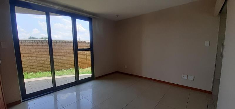 2 Bedroom Property for Sale in Rooihuiskraal North Gauteng