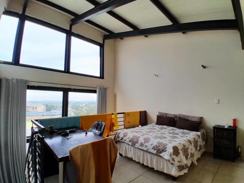 1 Bedroom Property for Sale in Rooihuiskraal North Gauteng