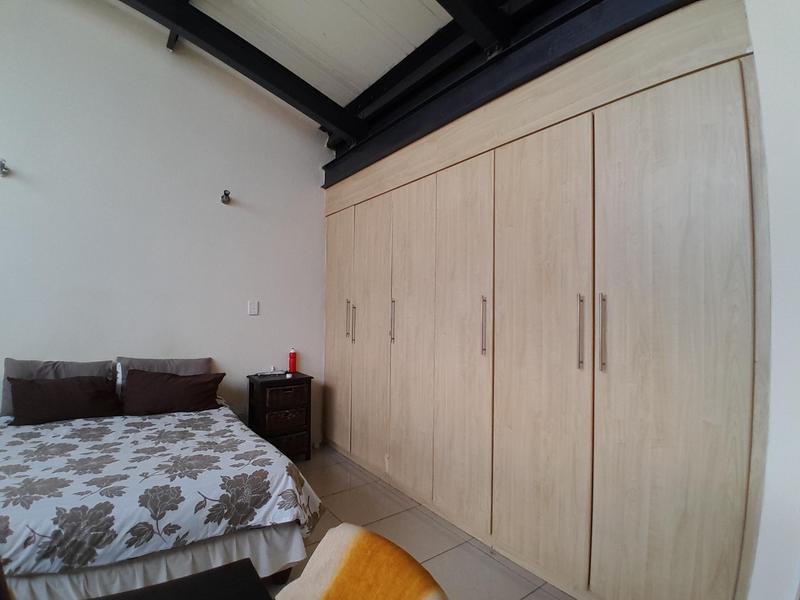 1 Bedroom Property for Sale in Rooihuiskraal North Gauteng