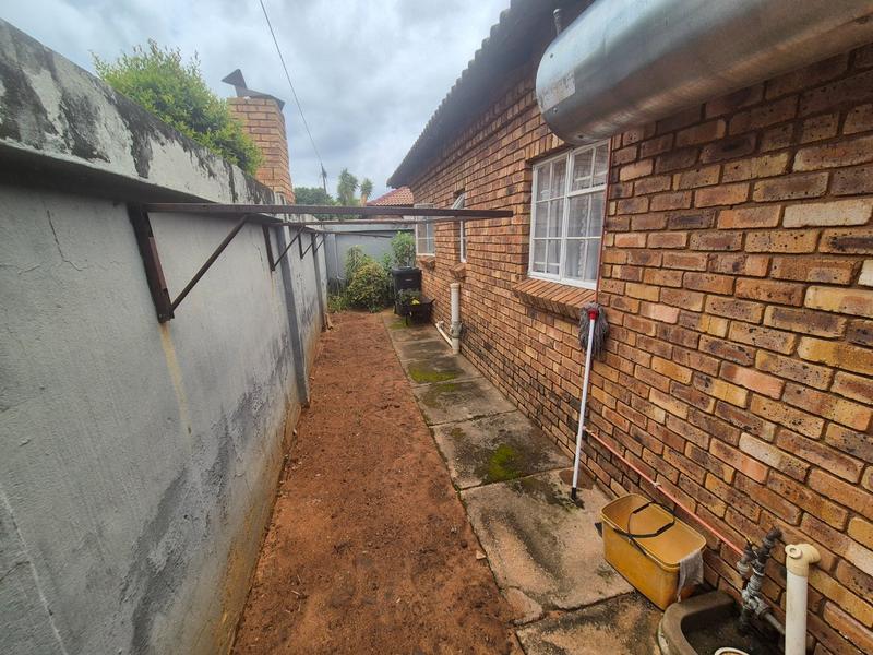 2 Bedroom Property for Sale in Theresa Park Gauteng