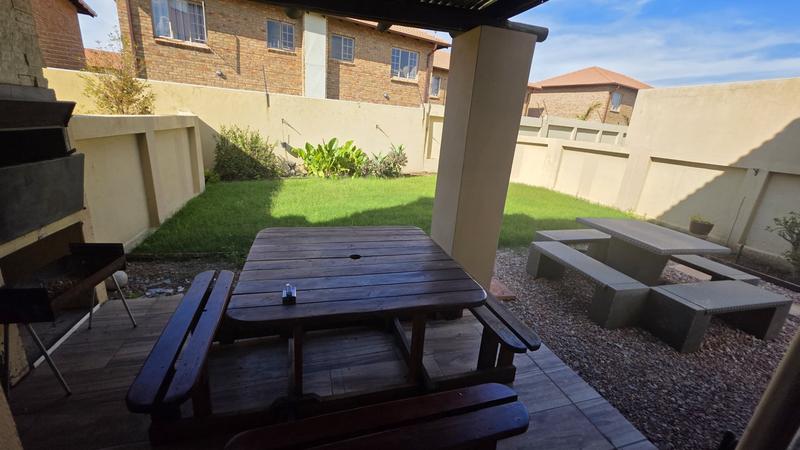 2 Bedroom Property for Sale in Annlin Gauteng