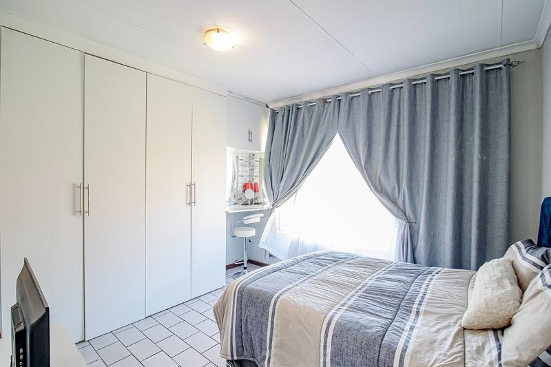 2 Bedroom Property for Sale in Annlin Gauteng