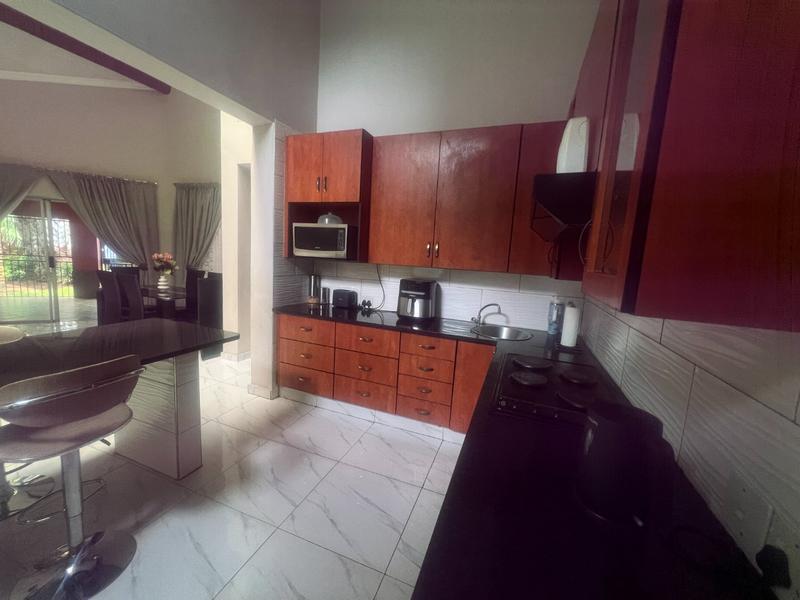 5 Bedroom Property for Sale in Dorandia Gauteng