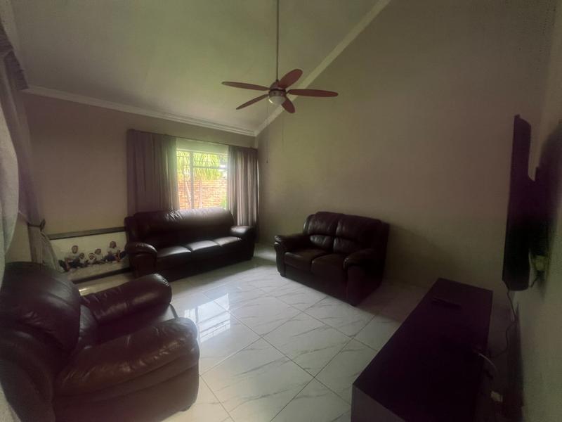 5 Bedroom Property for Sale in Dorandia Gauteng