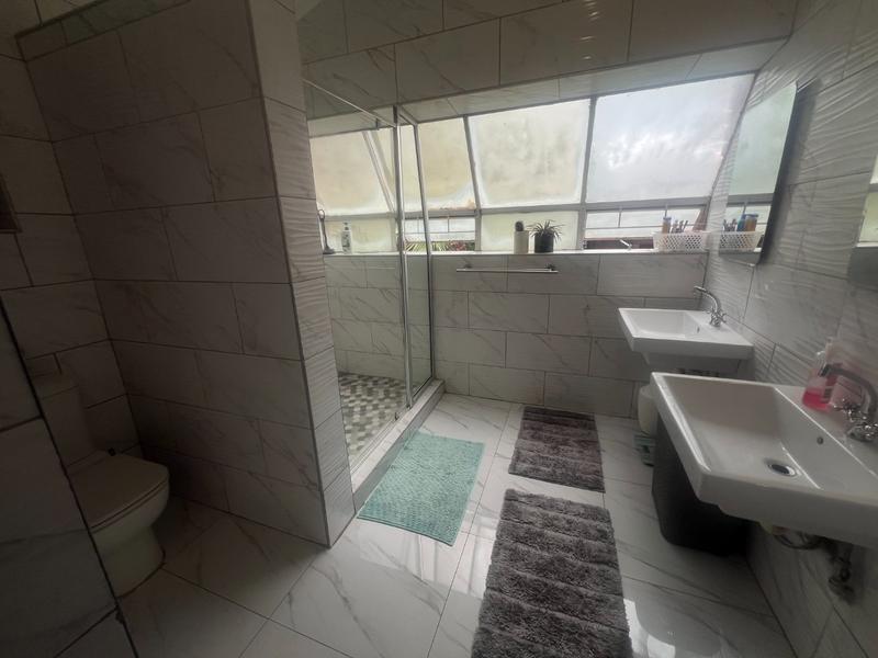 5 Bedroom Property for Sale in Dorandia Gauteng