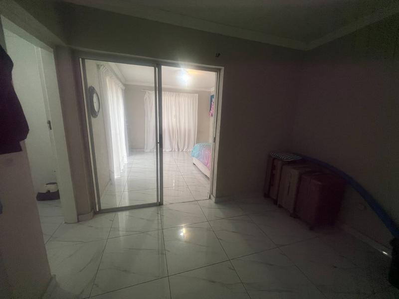 5 Bedroom Property for Sale in Dorandia Gauteng