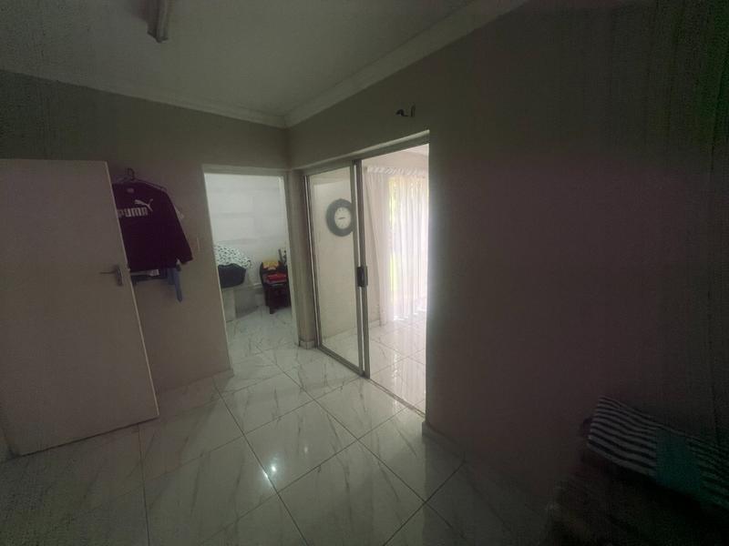 5 Bedroom Property for Sale in Dorandia Gauteng