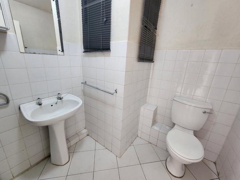 2 Bedroom Property for Sale in Pretoria North Gauteng