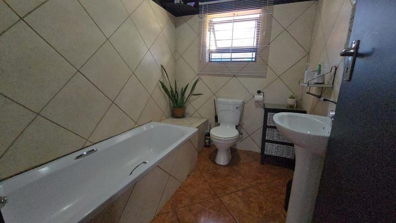 5 Bedroom Property for Sale in Pretoria North Gauteng