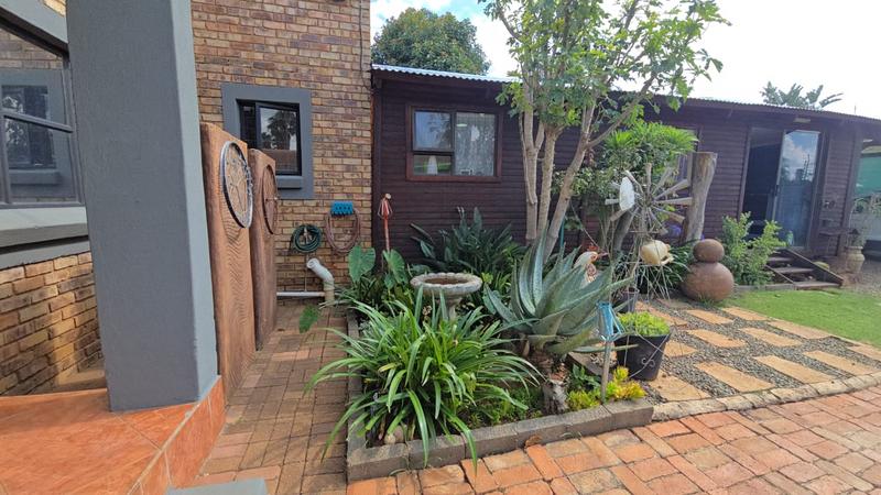 5 Bedroom Property for Sale in Pretoria North Gauteng
