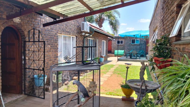 5 Bedroom Property for Sale in Suiderberg Gauteng