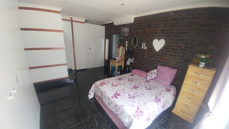 5 Bedroom Property for Sale in Suiderberg Gauteng