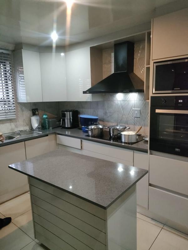 6 Bedroom Property for Sale in Ennerdale Gauteng