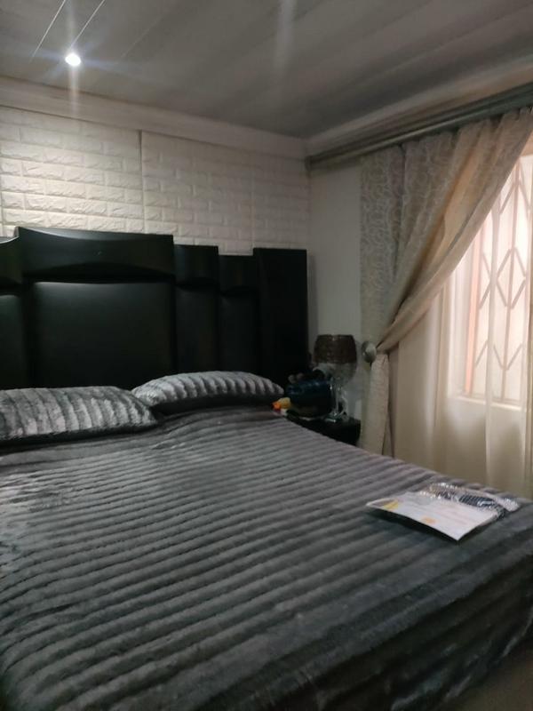 6 Bedroom Property for Sale in Ennerdale Gauteng