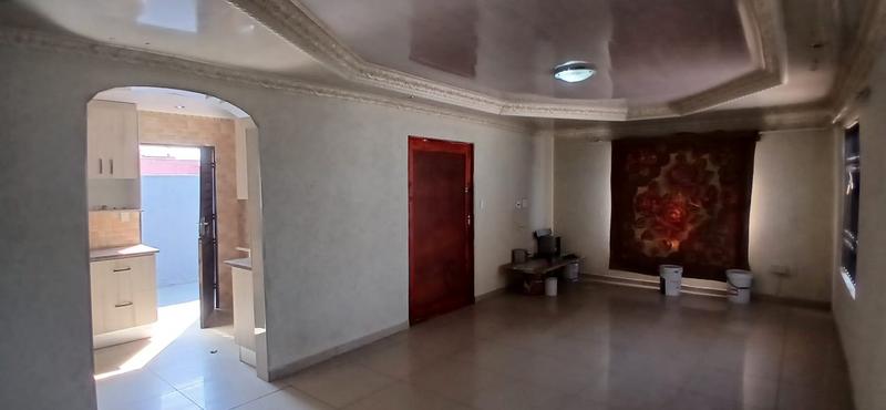 To Let 4 Bedroom Property for Rent in Protea Glen Gauteng