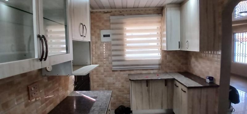 To Let 4 Bedroom Property for Rent in Protea Glen Gauteng