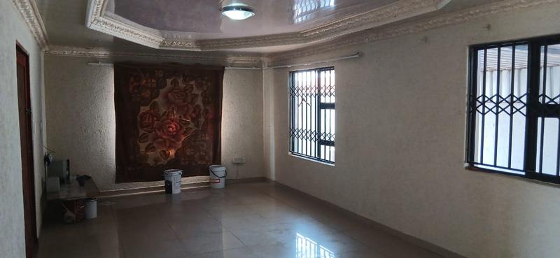 To Let 4 Bedroom Property for Rent in Protea Glen Gauteng