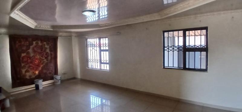To Let 4 Bedroom Property for Rent in Protea Glen Gauteng