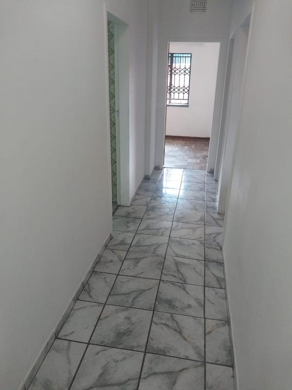 To Let 4 Bedroom Property for Rent in Booysens Gauteng