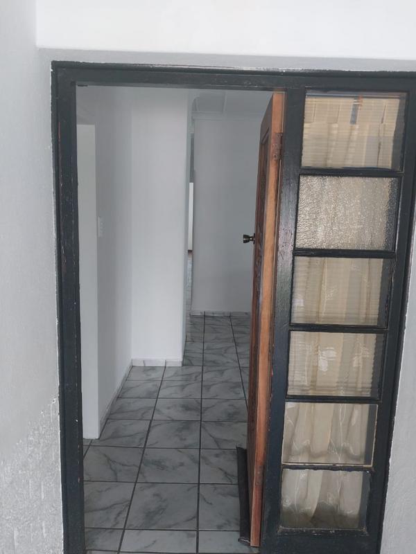 To Let 4 Bedroom Property for Rent in Booysens Gauteng