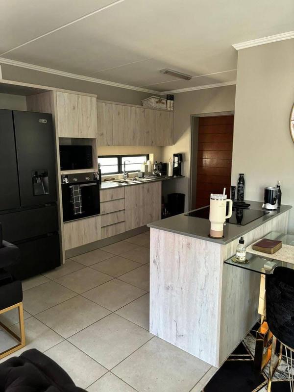 To Let 3 Bedroom Property for Rent in Amberfield Gauteng