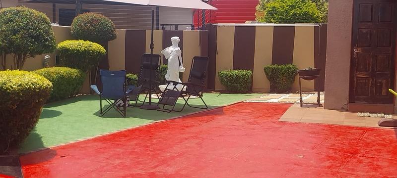 2 Bedroom Property for Sale in Dawn Park Gauteng