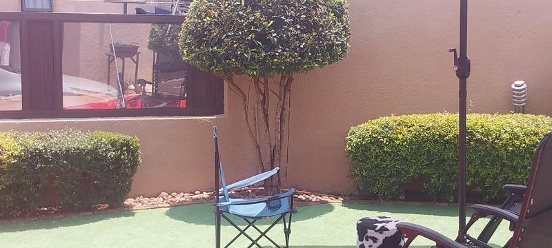 2 Bedroom Property for Sale in Dawn Park Gauteng