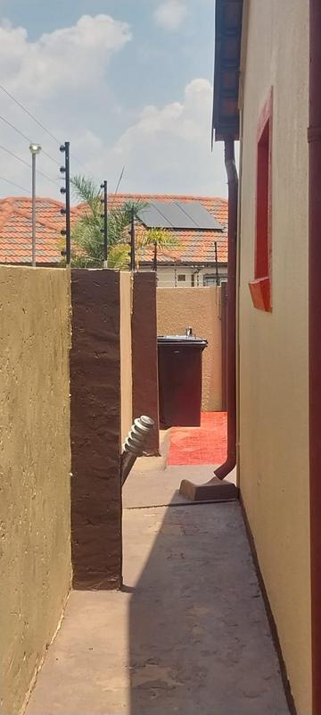 2 Bedroom Property for Sale in Dawn Park Gauteng