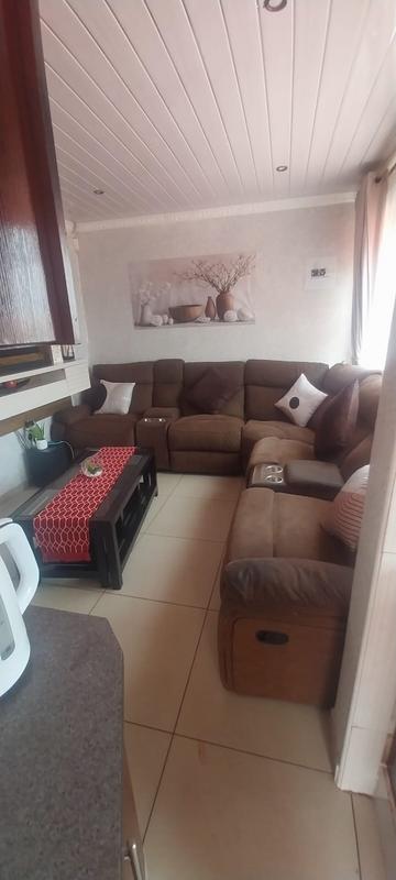 2 Bedroom Property for Sale in Dawn Park Gauteng