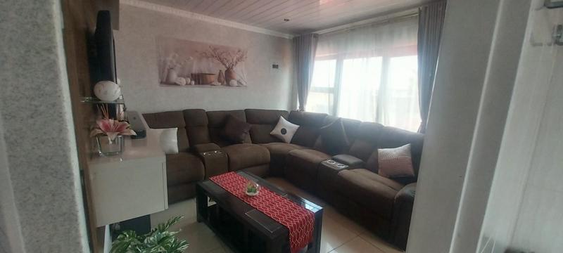 2 Bedroom Property for Sale in Dawn Park Gauteng