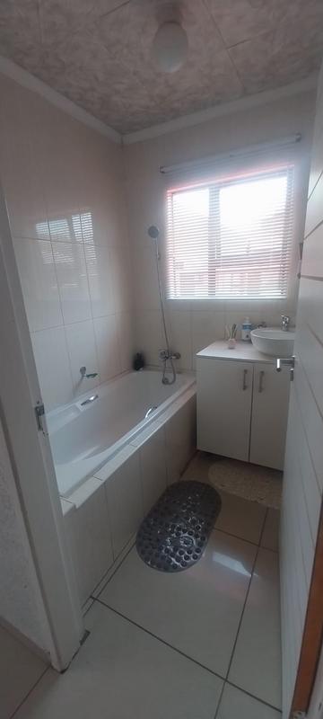 2 Bedroom Property for Sale in Dawn Park Gauteng